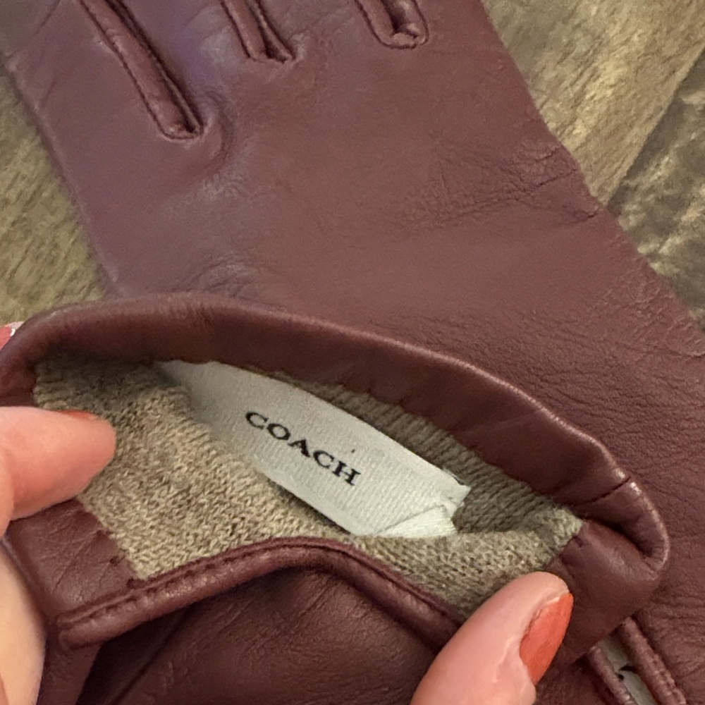 COACH womens Coach Sculpted C Womens Leather Tech Glove - Picture 2 of 4